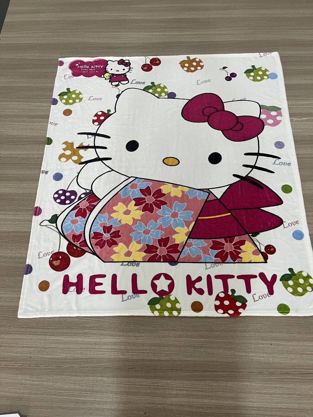 Hello Kitty White & Pink Floral Character Throw Blanket NEW